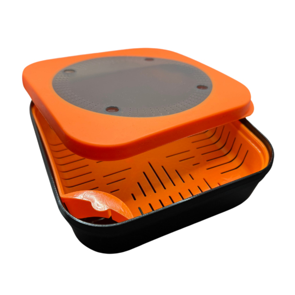 ZESTAW POJEMNIK KUWETA DO ODSĄCZANIA PELLETU 2w1 17×17×6 r. M Z SITKIEM - obrazek 2